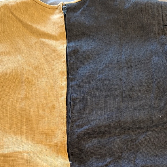 Carolina Herrera Black and Tan blouse - Picture 10 of 10